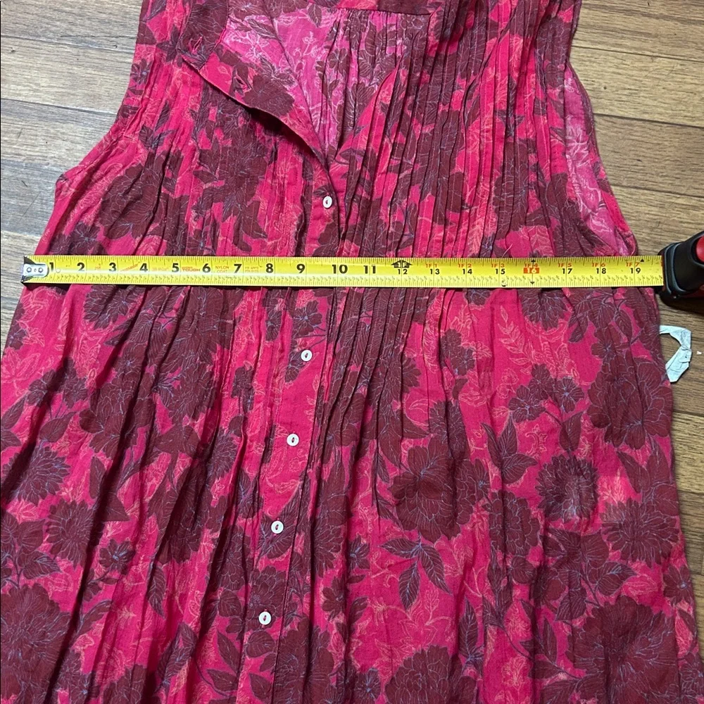 People Are Wearing Dresses With Jeans - Picture 9 of 11